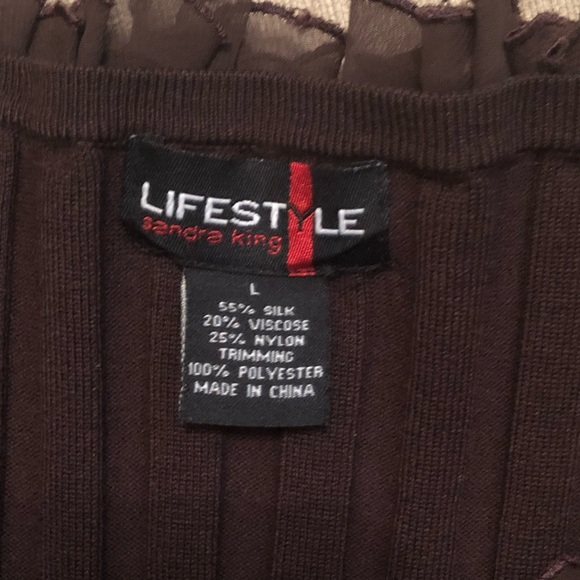 Sandra King Lifestyle Brown Top, size L - Picture 5 of 5